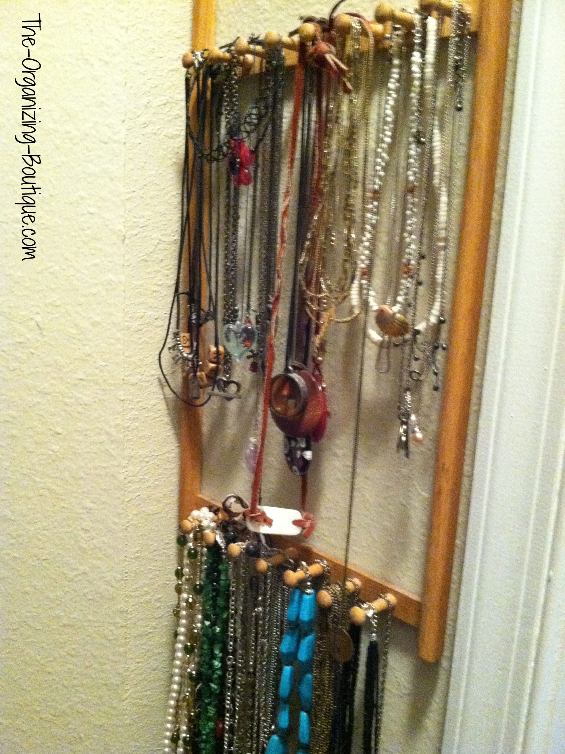 necklace organizer